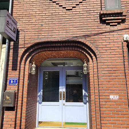 Son-Gil Guesthouse Jinju Exteriör bild